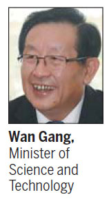 China's advanced technology industry has been manufacturing more products for civilian use, Minister of Science and Technology Wan Gang said on Saturday. High-tech companies produce goods for civilians