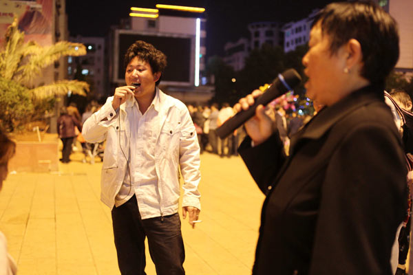 Residents gather in Jincheng Square to sing, dance and pursue other pastimes. Photos by Wang Jing / China Daily Rural poverty relief may be poorly directed