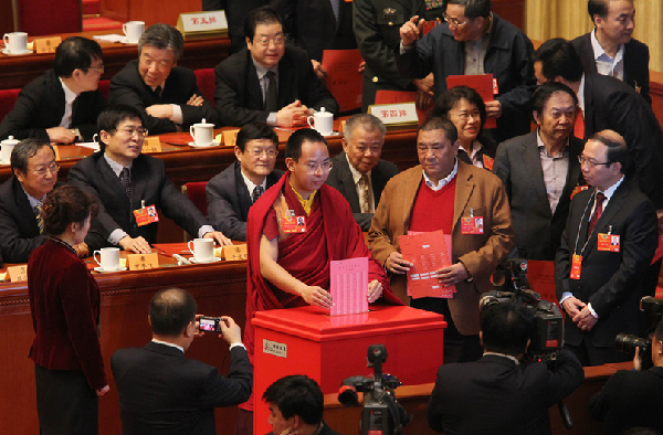Daily snapshots from two sessions - March 11 Panchen Lama takes higher advisory post