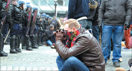 Gay marriage draft law prompts angry protests