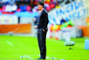 最帥主帥:勒夫時(shí)尚型男懂穿衣 卡佩羅品味一流