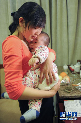 全國(guó)人大代表彭偉平攜子進(jìn)京參會(huì)