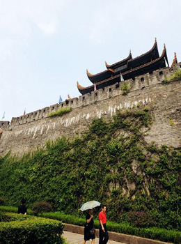 天心閣城墻現(xiàn)“白斑”