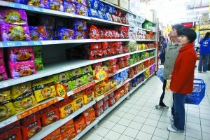 康師傅:在家樂福被下架無關(guān)漲價 非斷貨反擊(圖)