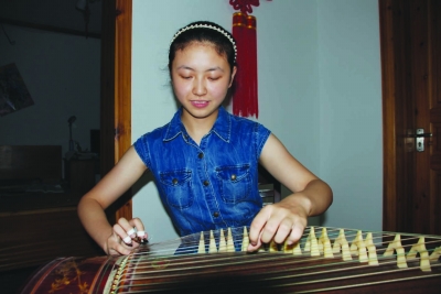 各地市高考狀元現(xiàn)身 江蘇文理考神都是常州女生