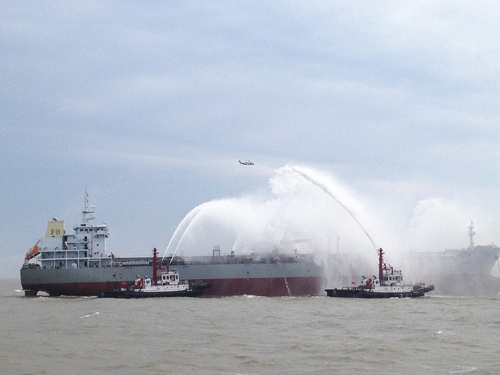 南黃海舉行大規(guī)模海上搜救綜合演習(xí)