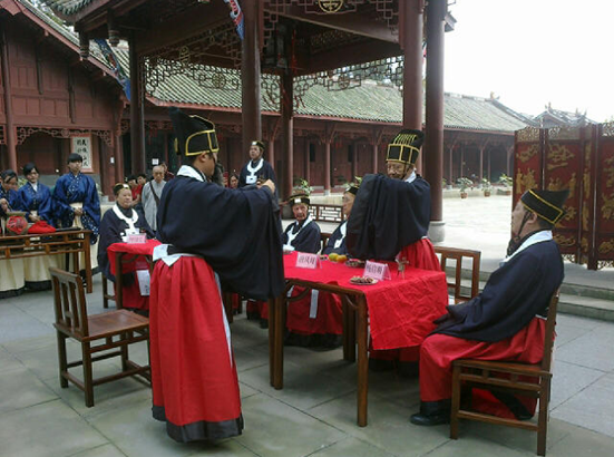 重陽節(jié)都江堰文廟舉辦傳統(tǒng)“鄉(xiāng)飲酒禮”