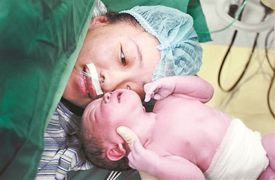 最美奧運(yùn)火炬手金晶28日在上海順利產(chǎn)子