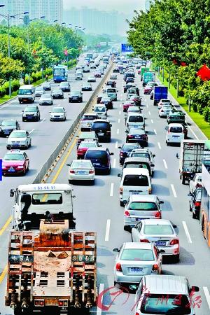 深圳治“堵”或?qū)⒄魇?#8220;擁堵費”