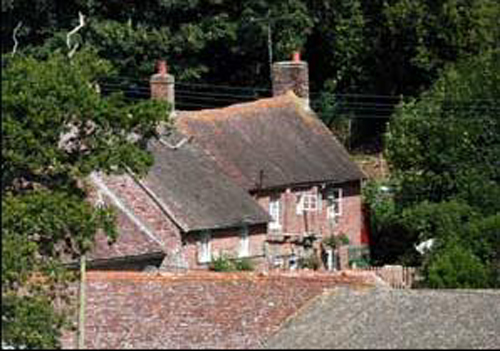 軍營附近租愛巢 哈里王子軍訓幽會兩不誤