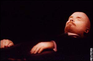 俄列寧墓關(guān)閉檢修 遺體進(jìn)行專門護(hù)理(圖)