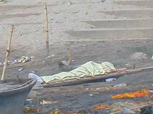 行走天下之印度:第一次看到焚燒死人全過(guò)程