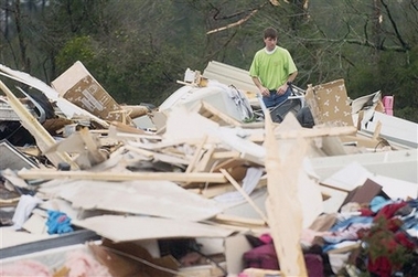 美兩天遭強勁龍卷風(fēng)襲擊 至少20人遇難