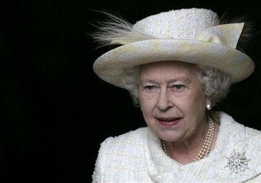 英國(guó)女王十六年后將再次訪美 先看賽馬后見(jiàn)布什