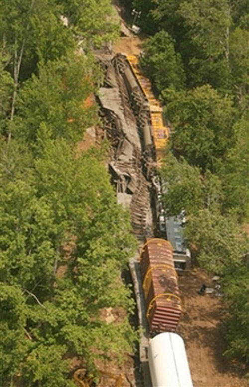 美運載航天飛機火箭助推器列車出軌 設(shè)備損失不明