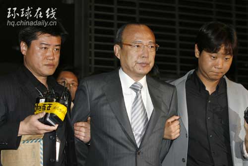 兒被打傷父率保鏢報(bào)復(fù)