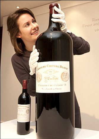 英國將拍賣“巨無霸”葡萄酒 能倒?jié)M144杯