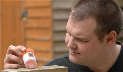 如電影《異形》再現(xiàn) 英男子腹部驚迸寄生胎