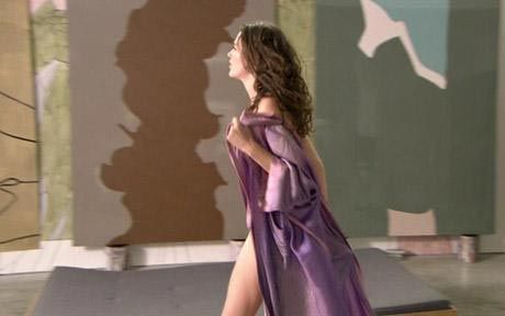 英監(jiān)管部門準(zhǔn)電視臺(tái)播放全裸女模特節(jié)目