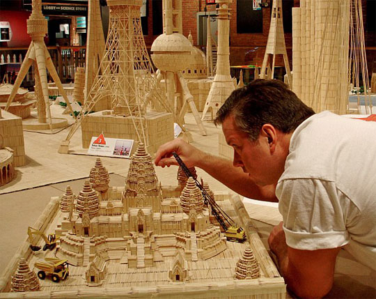 美國男子6年用600萬根牙簽搭建世界建筑(組圖)