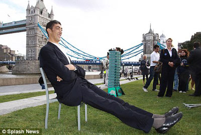 中國人讓位土耳其人接班 新“世界第一高人”最想結(jié)婚