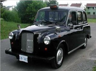 共體時艱 英女王命皇室成員棄專車出門打的(圖)