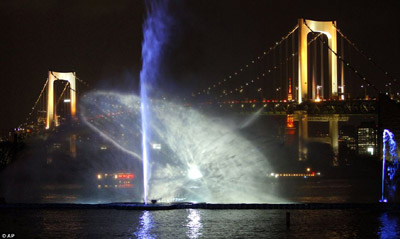 組圖：日本音樂(lè)燈光噴泉展示美妙光影藝術(shù)