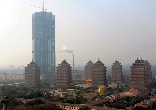 華西村摩天樓背后:財富差別讓村內(nèi)出現(xiàn)分層