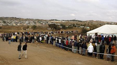 南非15年來最激烈大選開鑼 非國大黨恐失絕對(duì)優(yōu)勢(shì)