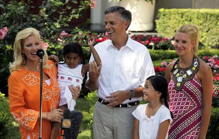 美新任駐華大使與媒體見(jiàn)面 女兒獻(xiàn)上鋼琴曲