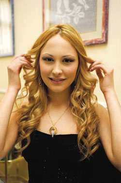 意總理強硬回應(yīng)性丑聞 否認(rèn)招妓自詡為“超人”