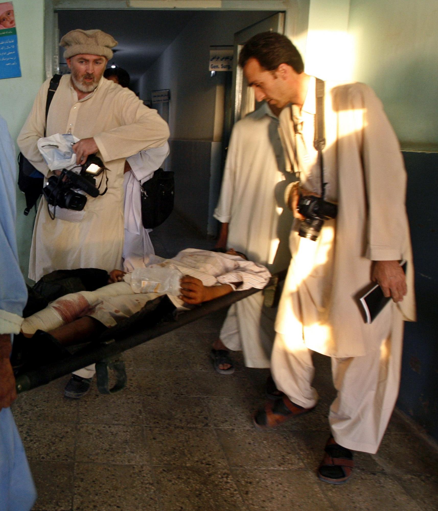 北約突襲營(yíng)救美國(guó)記者 為人質(zhì)安全媒體齊“封口”