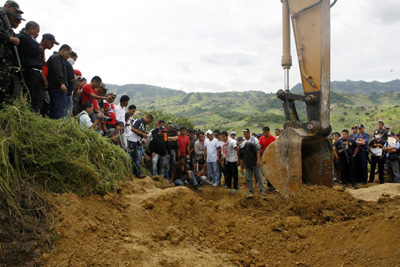 菲綁架案幸存者指認(rèn)元兇是省長(zhǎng) 與總統(tǒng)阿羅約關(guān)系鐵