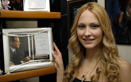 老貝今年老“背”了?英媒盤點(diǎn)意總理的“多災(zāi)之年”