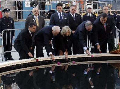 紐約舉行紀(jì)念活動悼念9-11事件中遇難者(圖)