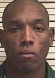 美兇悍盜賊將車主打傷裝進(jìn)后備箱 與警察槍戰(zhàn)遭擊斃