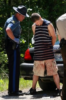 美國(guó)男子駕車闖軍事基與警方發(fā)生槍戰(zhàn) 最終被捕