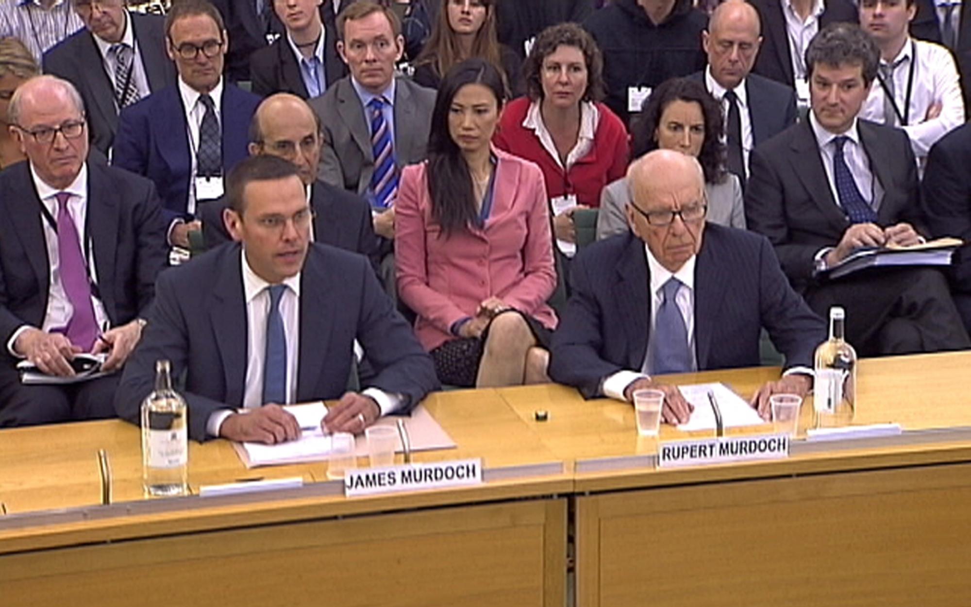 默多克聽證會上感嘆“人生低谷” 拒絕為竊聽丑聞負(fù)責(zé)