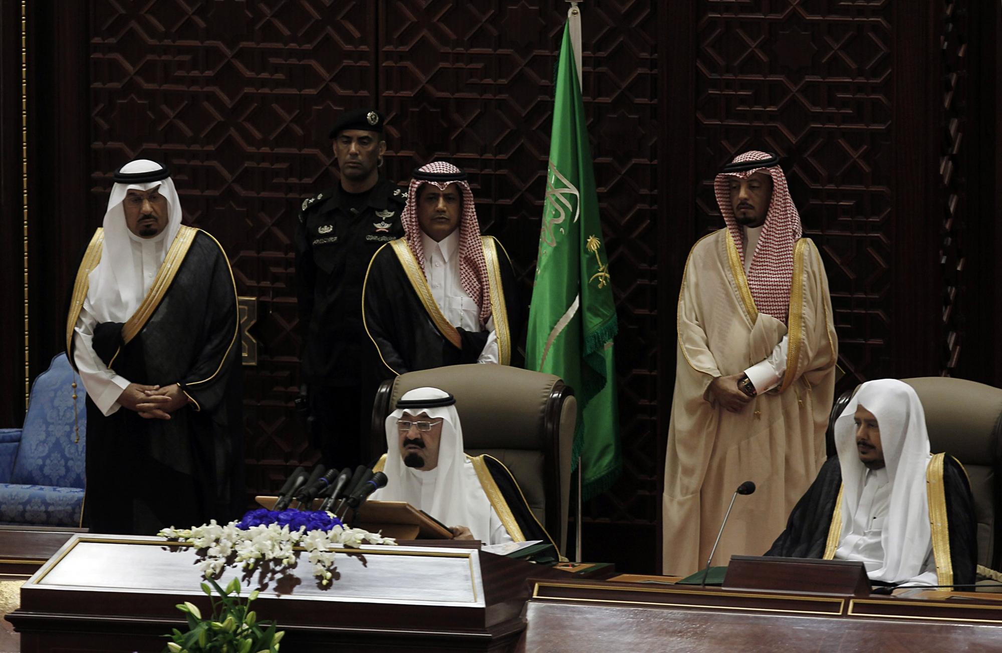 沙特女性將首獲選舉權(quán)和被選舉權(quán) 仍不能開(kāi)車(chē)