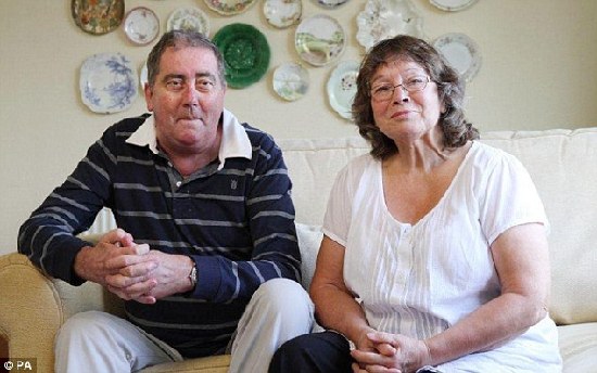 英國絕癥患者生前自愿變身 成首個“當代木乃伊”