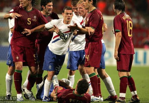 世界杯:色彩圖案質地 選好隊服幫助奪冠