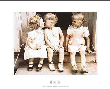 氣死我了，竟當著我的面親她！