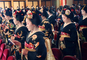 網(wǎng)上招收學(xué)徒 日本藝伎業(yè)重現(xiàn)生機(jī)