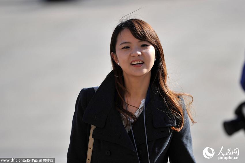 2014兩會(huì)花絮:兩會(huì)會(huì)場(chǎng)上的美女記者