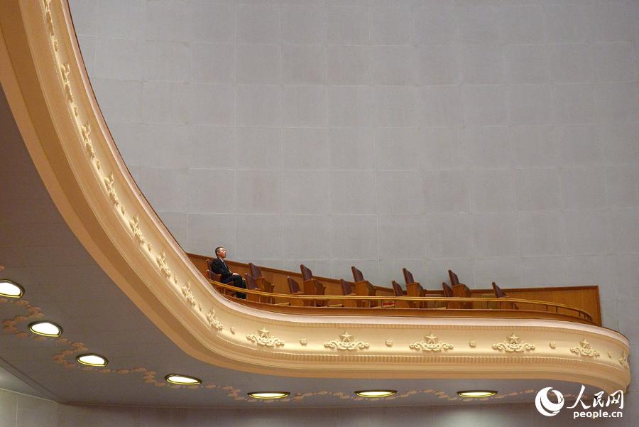 探秘兩會安保“黑衣人”