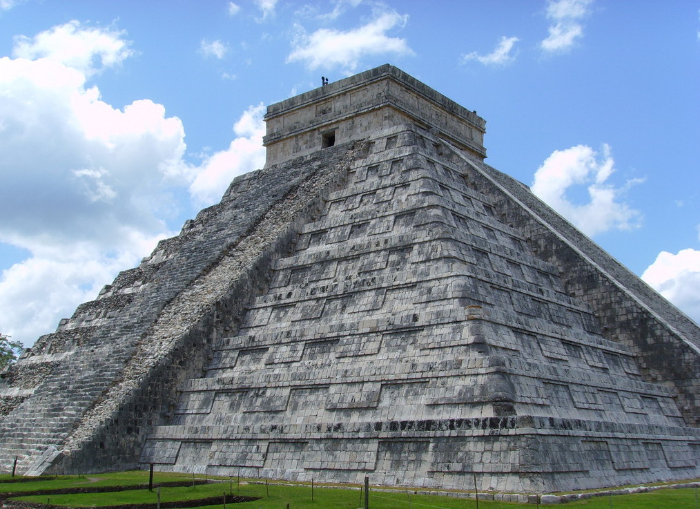 世界各地慶“劫后余生” 本地土著稱末日原是瑪雅新紀(jì)元