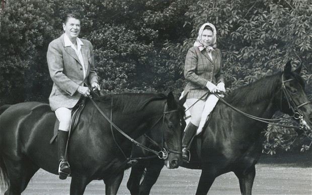 里根漠視英女王邀請險(xiǎn)釀大錯(cuò) 或與夫人篤信占星術(shù)有關(guān)