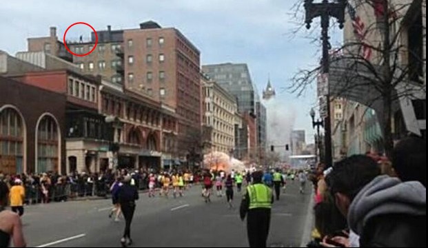 波士頓爆炸裝滿(mǎn)炸藥壓力鍋是“元兇” 現(xiàn)場(chǎng)可疑者照片引熱議
