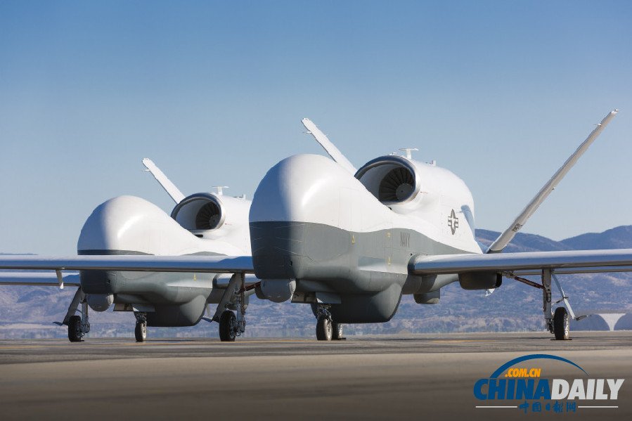 美國海軍型MQ-4C全球鷹無人偵察機成功首飛