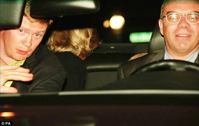 威廉王子教官:英空軍特種兵強(qiáng)光照司機(jī) 暗殺戴安娜